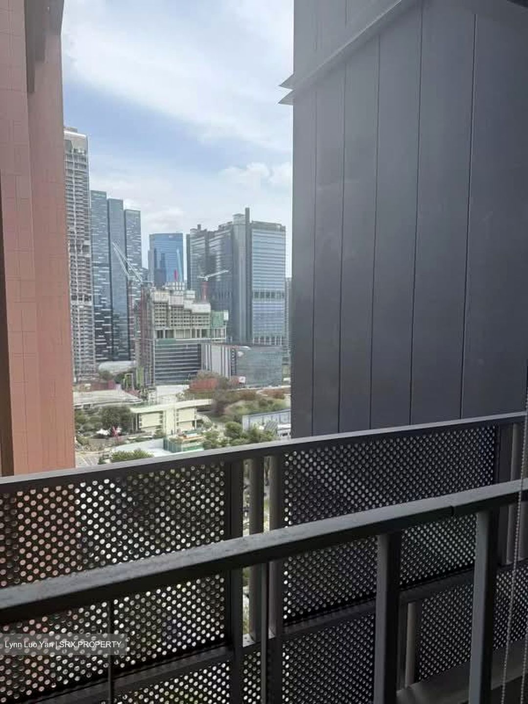 Eon Shenton (D2), Office #585397631
